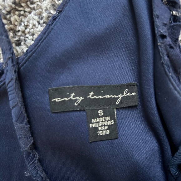 City Triangles Size S Romper - Picture 3 of 3